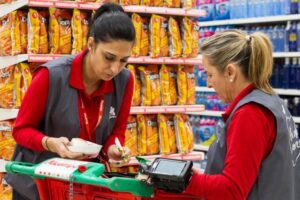 Cómo trabajar como Personal de Supermercados en Alcampo